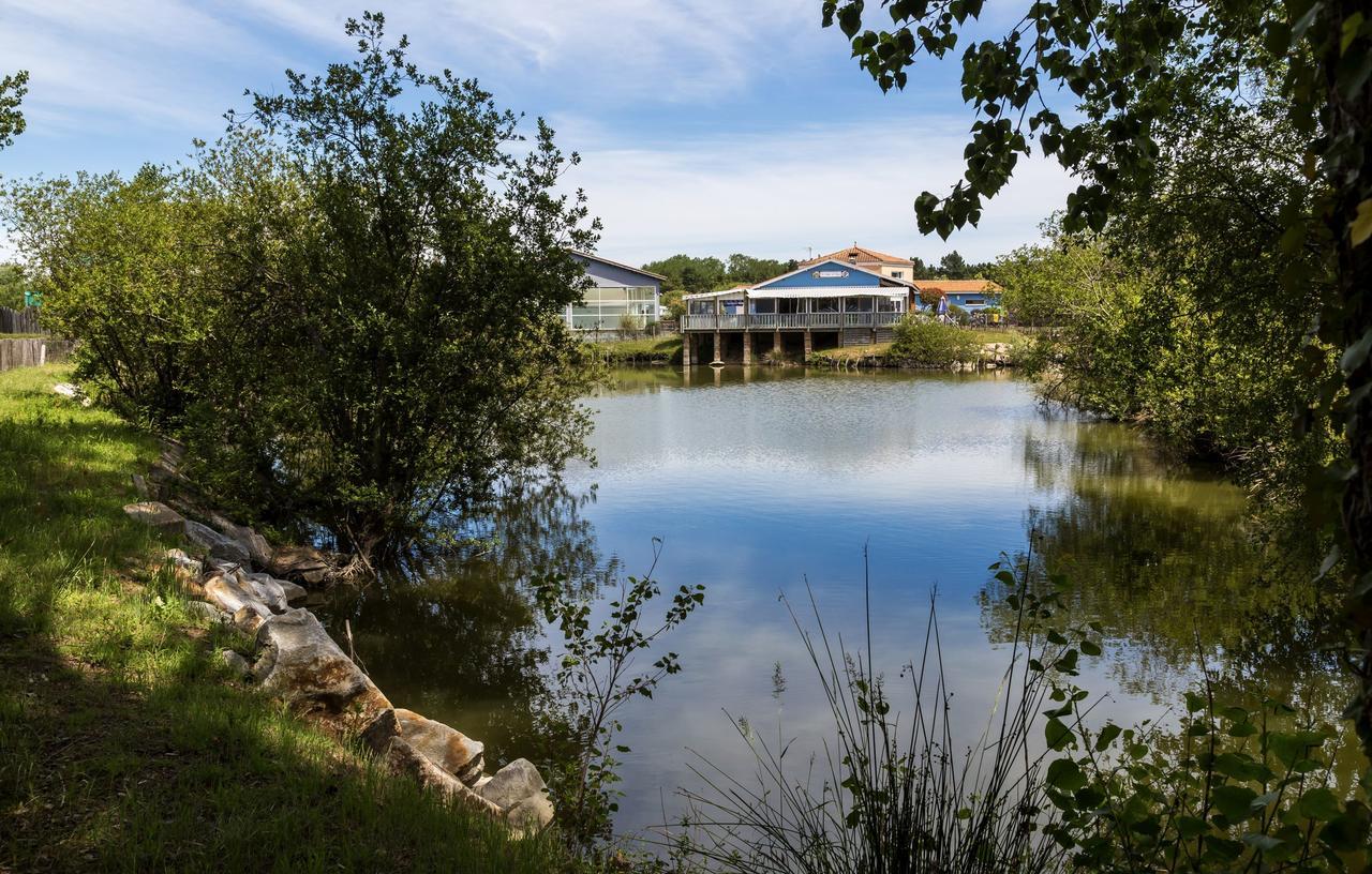 Domaine Residentiel De Plein Air Odalys L'Etang De Besse 생 힐레르 드 리에 외부 사진